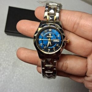 Ladies Quartz Wrist Watch | Waterproof | Day & Date Display | Adjustable Strap|